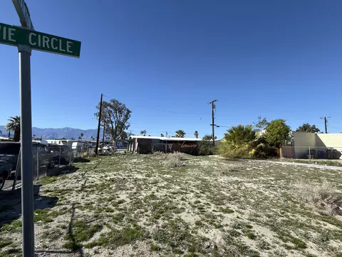 32421 Bowie Cir, Thousand Palms, CA 92276