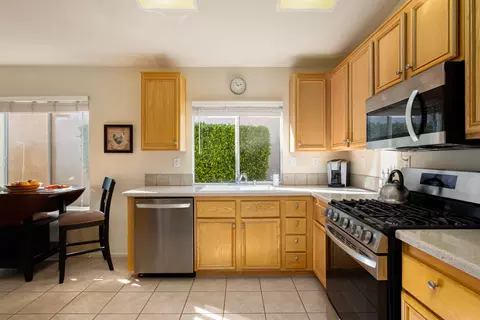 Kitchen - 82441 Gregory Ct, Indio, CA 92201 photo 6 of 6