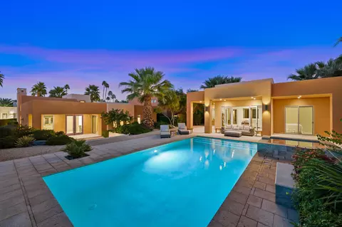 2923 Candlelight Ln, Palm Springs, CA 92264