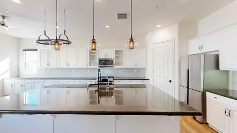 Kitchen - 85624 Molvena Dr, Indio, CA 92203 photo 2 of 9