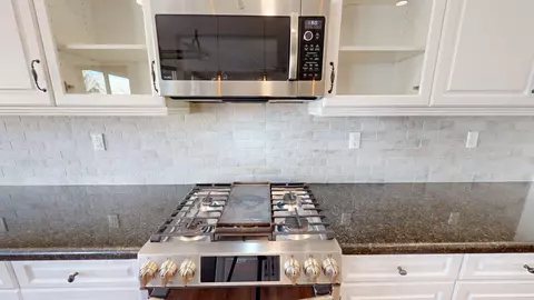 Kitchen - 85624 Molvena Dr, Indio, CA 92203 photo 5 of 9