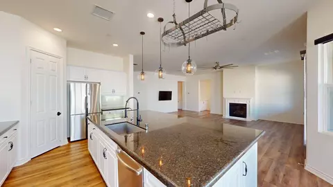 Kitchen - 85624 Molvena Dr, Indio, CA 92203 photo 7 of 9