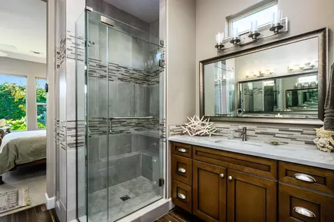Bath - 51523 Longmeadow St, Indio, CA 92201 photo 3 of 4
