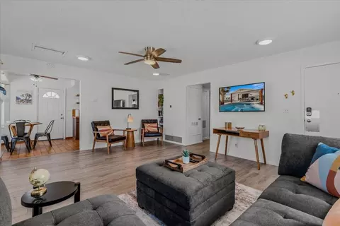 Living - 63555 Walpi Dr, Joshua Tree, CA 92252 photo 3 of 5