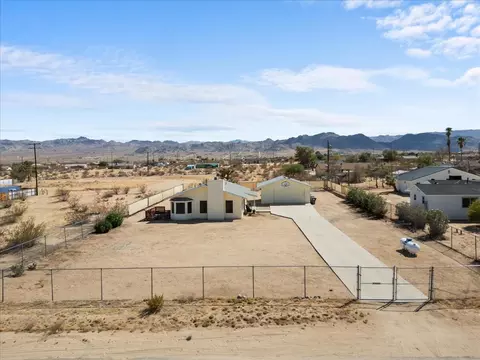 View/Area - 63555 Walpi Dr, Joshua Tree, CA 92252 photo 3 of 4