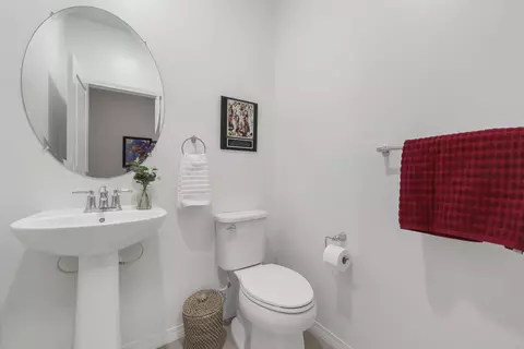 Bath - 42963 Ascona Ln, Indio, CA 92203 photo 4 of 4