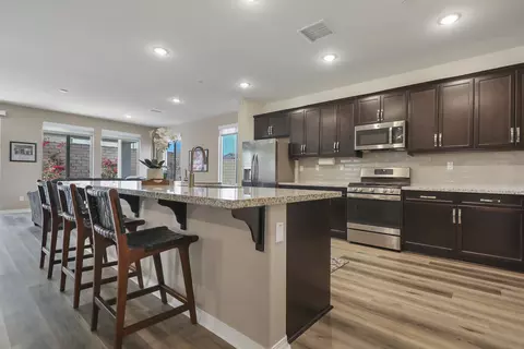 Kitchen - 42963 Ascona Ln, Indio, CA 92203 photo 2 of 4