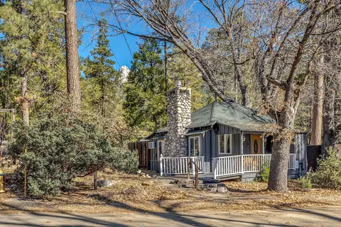 25740 Fir St, Idyllwild, CA 92549