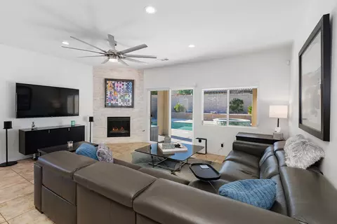 73824 Da Vinci Ct, Palm Desert, CA 92211
