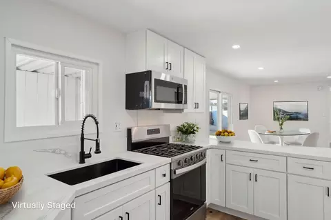 32585 Saint Andrews Dr, Thousand Palms, CA 92276