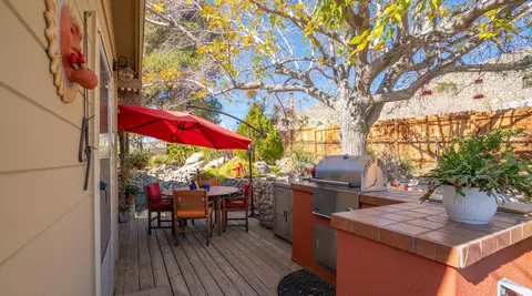 Exterior - 6913 Apache Trl, Yucca Valley, CA 92284 photo 7 of 17