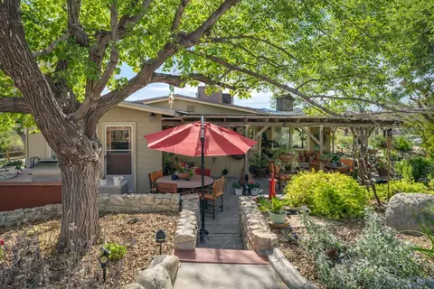Exterior - 6913 Apache Trl, Yucca Valley, CA 92284 photo 8 of 17