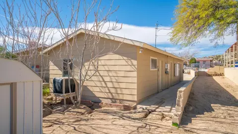 Exterior - 6913 Apache Trl, Yucca Valley, CA 92284 photo 16 of 17