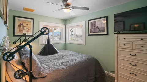 Bedroom - 6913 Apache Trl, Yucca Valley, CA 92284 photo 4 of 5