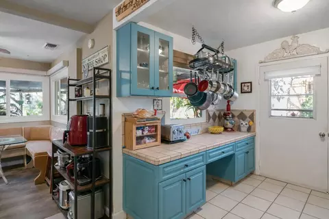 Kitchen - 6913 Apache Trl, Yucca Valley, CA 92284 photo 3 of 3