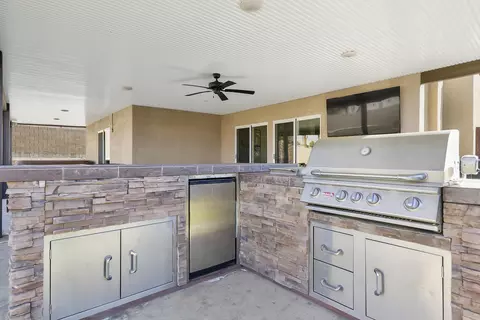 Kitchen - 83364 Doak St, Indio, CA 92203 photo 5 of 5