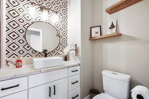Bath - 83364 Doak St, Indio, CA 92203 photo 4 of 5
