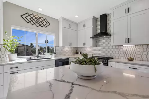 Kitchen - 83364 Doak St, Indio, CA 92203 photo 4 of 5