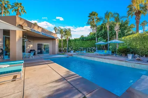 2 Silver Cir, Rancho Mirage, CA 92270
