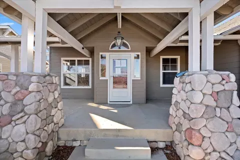 Exterior - 329 Pine Ln, Big Bear City, CA 92314 photo 11 of 17
