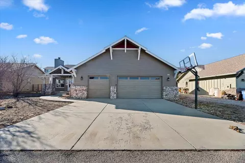 Exterior - 329 Pine Ln, Big Bear City, CA 92314 photo 7 of 17