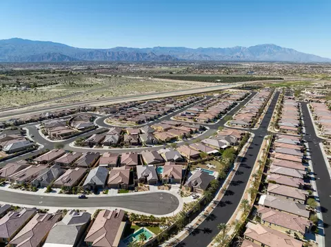 View/Area - 43595 Vacanza Ct, Indio, CA 92203 photo 5 of 20