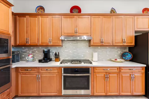 Kitchen - 43595 Vacanza Ct, Indio, CA 92203 photo 5 of 7