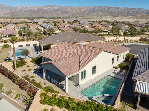 View/Area - 43595 Vacanza Ct, Indio, CA 92203 photo 2 of 20