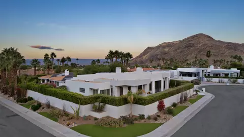 900 Dogwood Cir E, Palm Springs, CA 92264