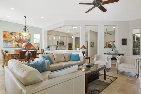 Living - 81025 Avenida Lorena, Indio, CA 92203 photo 2 of 4