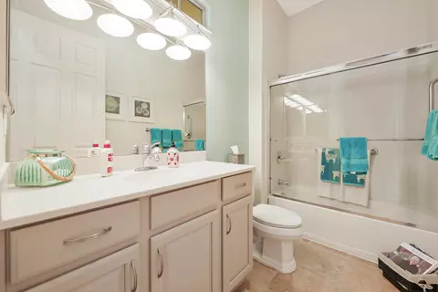 Bath - 81025 Avenida Lorena, Indio, CA 92203 photo 2 of 2