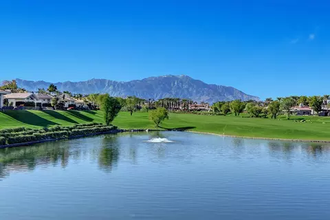 241 Arrowhead Dr, Palm Desert, CA 92211