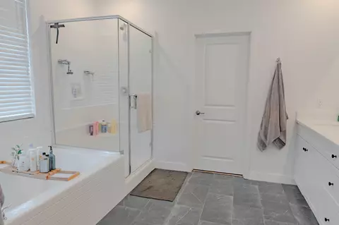 Bath - 82120 Verdi Rd, Indio, CA 92203 photo 1 of 1