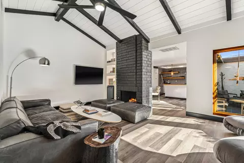2262 S Linden Way, Palm Springs, CA 92264