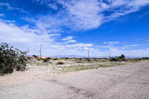 1572 Arctic Ave, Thermal, CA 92274 photo 3