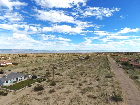 1572 Arctic Ave, Thermal, CA 92274 photo 4