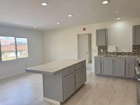 Kitchen - 7421 Bannock Trl, Yucca Valley, CA 92284 photo 2 of 3