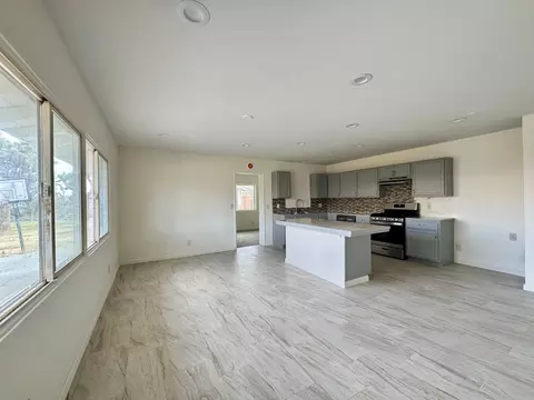 Living - 7421 Bannock Trl, Yucca Valley, CA 92284 photo 1 of 3