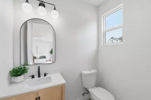 Bath - 2779 Wilson St, Carlsbad, CA 92008 photo 1 of 7