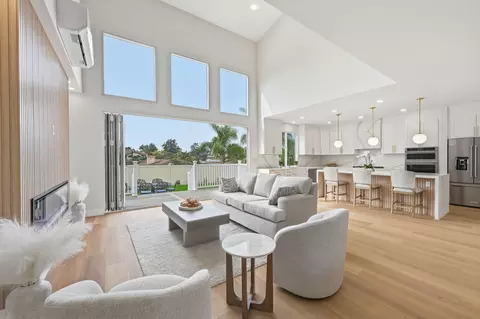 Living - 2779 Wilson St, Carlsbad, CA 92008 photo 4 of 7