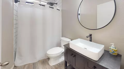 Bath - 80318 Windsong Way, Indio, CA 92201 photo 1 of 2
