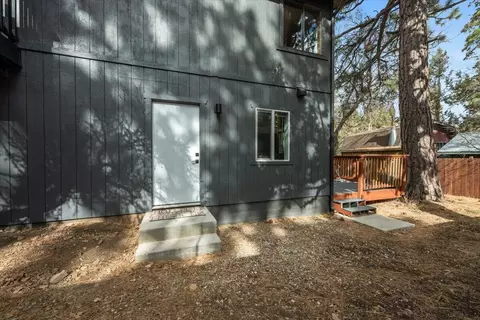 Exterior - 465 Wabash Ln, Sugarloaf, CA 92386 photo 5 of 10