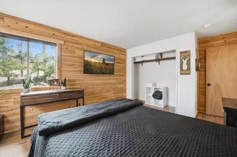 Bedroom - 465 Wabash Ln, Sugarloaf, CA 92386 photo 4 of 10