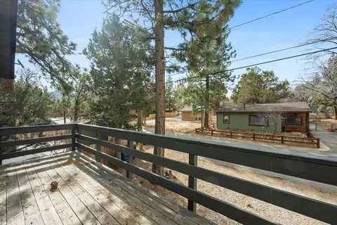 Exterior - 465 Wabash Ln, Sugarloaf, CA 92386 photo 3 of 10
