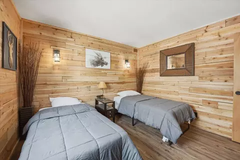 Bedroom - 465 Wabash Ln, Sugarloaf, CA 92386 photo 6 of 10