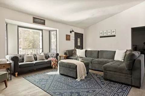 41750 Tanager Dr, Big Bear Lake, CA 92315