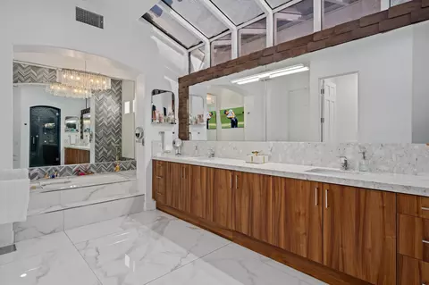 Bath - 79950 Tangelo, La Quinta, CA 92253 photo 1 of 5
