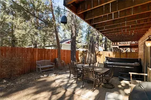 Exterior - 933 East Ln, Big Bear City, CA 92314 photo 4 of 6