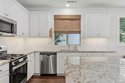 Kitchen - 82692 Burnette Dr, Indio, CA 92201 photo 3 of 5