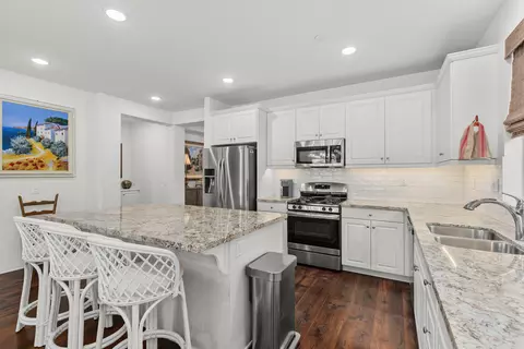 Kitchen - 82692 Burnette Dr, Indio, CA 92201 photo 4 of 5